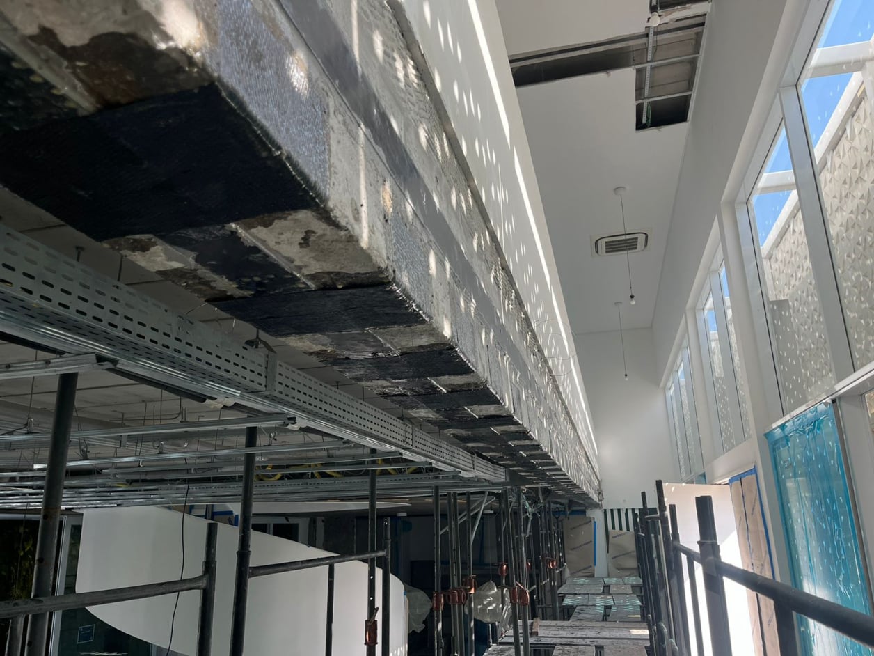 REFORÇO ESTRUTURAL COM LAMINA PROTENDIDA 